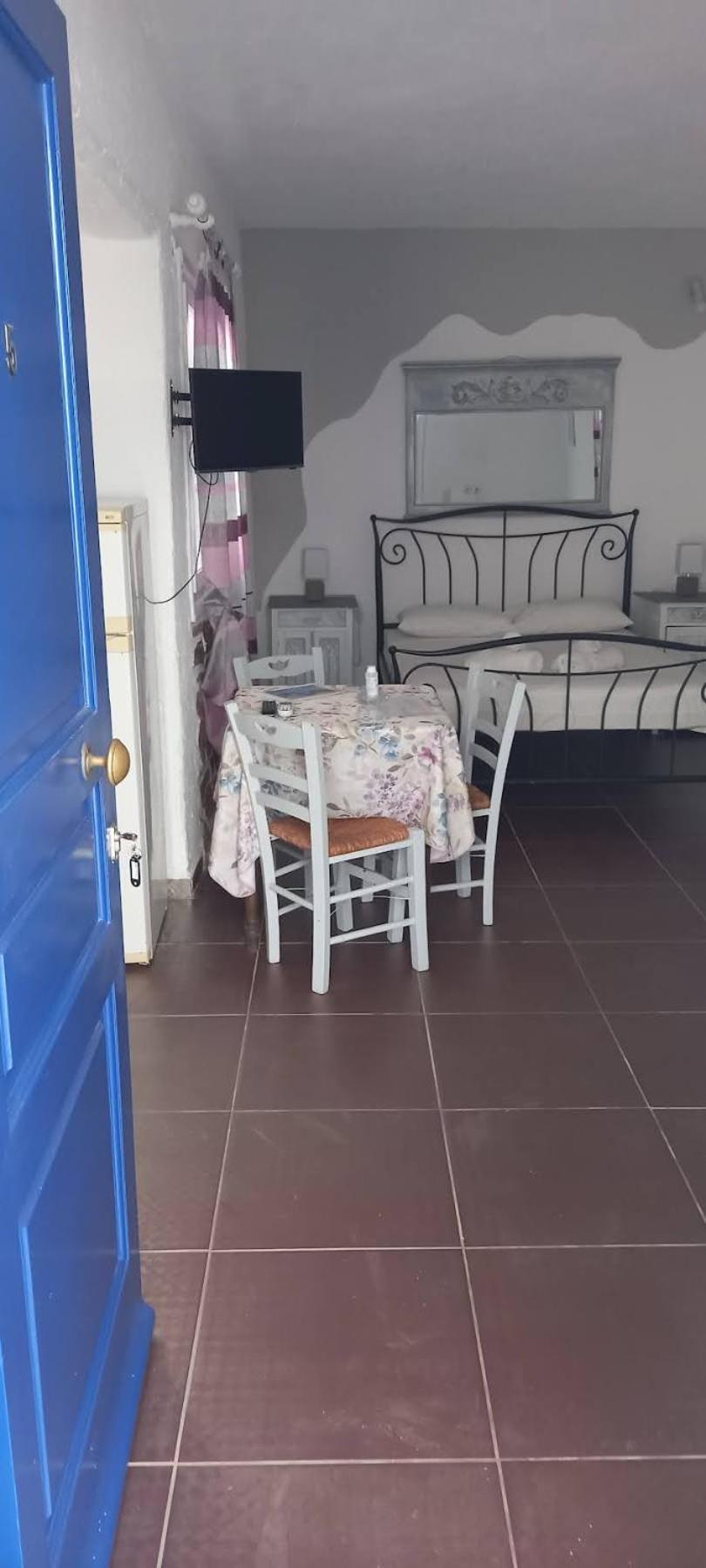 Aposperitis Rooms & Apartments Кинион Экстерьер фото